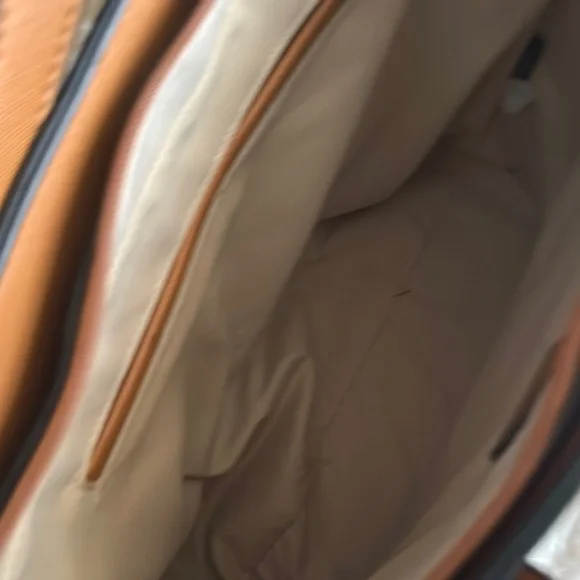 Elegant Tan Handbag Set of 3 - Picture 13 of 15